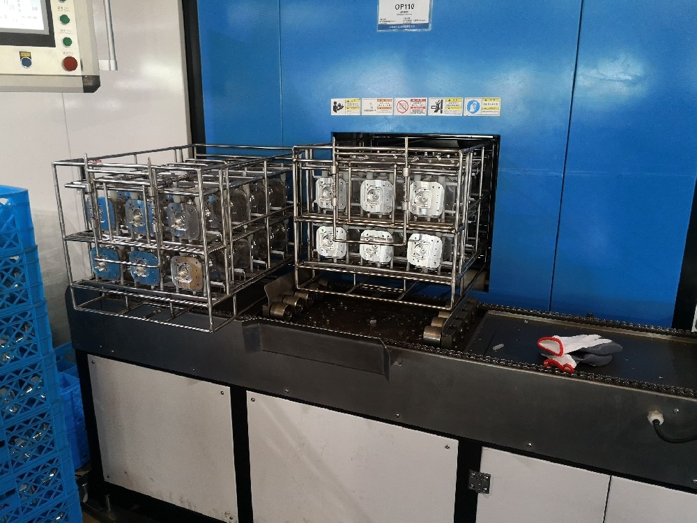 多槽式超聲波清洗設(shè)備